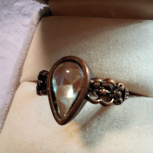 <送料無料>グリーンサフィレットリング(ペア型)(ゴールドフォイル) Vintage Saphiret ring | 4枚目